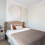 Sunny 2br Large Flat - Amzei Square Bucareste