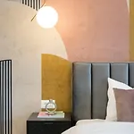 Sunny 2br Large Flat - Amzei Square Bucareste