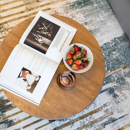 Sunny 2br Large Flat - Amzei Square Διαμέρισμα Βουκουρέστι