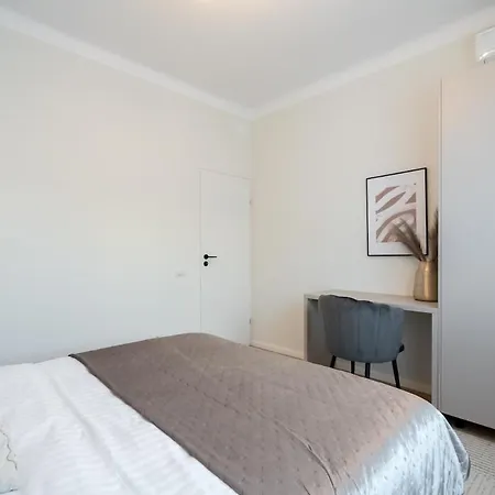 Sunny 2br Large Flat - Amzei Square Βουκουρέστι