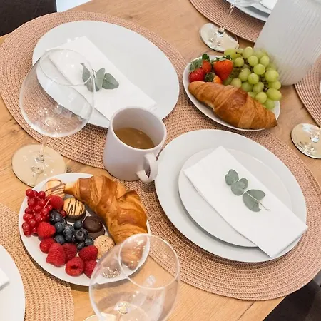 Apartamento Sunny 2br Large Flat - Amzei Square Bucarest