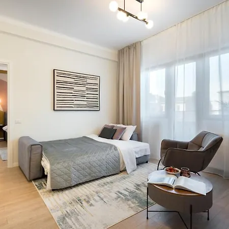 Sunny 2br Large Flat - Amzei Square *