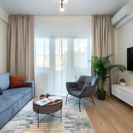 Sunny 2br Large Flat - Amzei Square