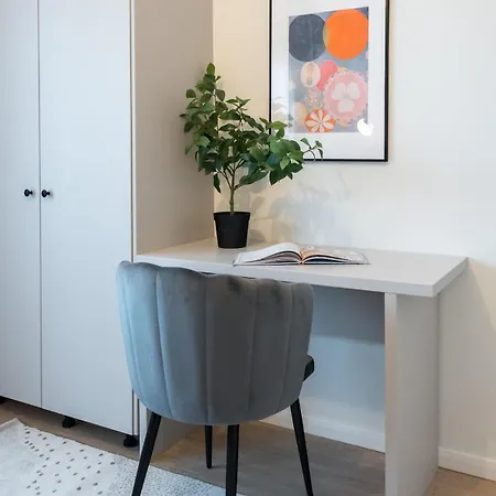 Sunny 2br Large Flat - Amzei Square Apartment