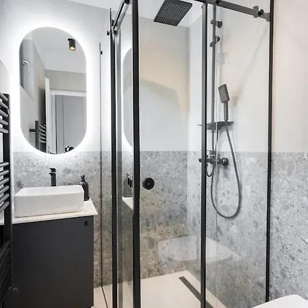 Sunny 2br Large Flat - Amzei Square * Bukarest