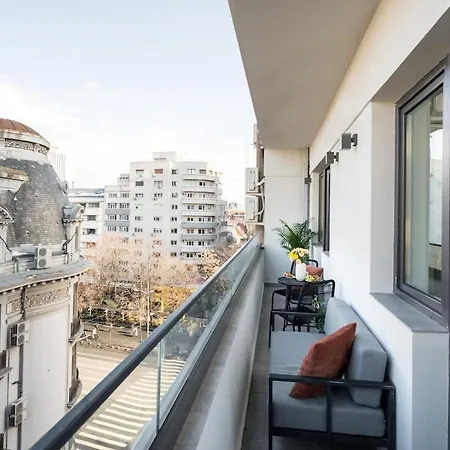 Sunny 2br Large Flat - Amzei Square Bukarest