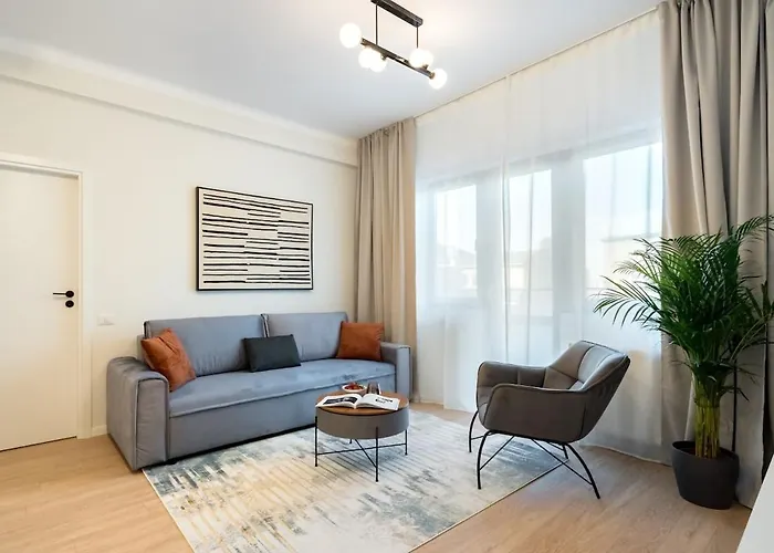 Sunny 2br Large Flat - Amzei Square * Bukurešť