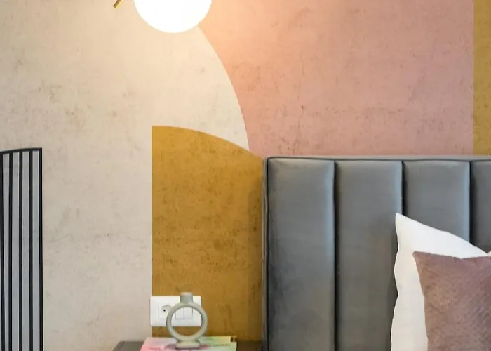 Sunny 2br Large Flat - Amzei Square Bukurešť