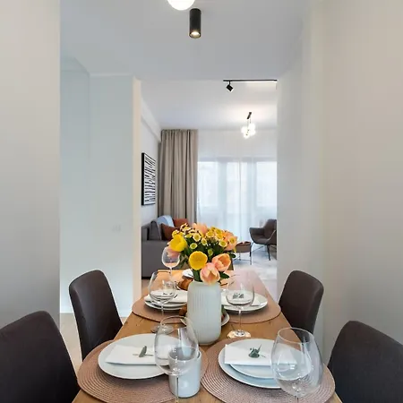 דירה Sunny 2br Large Flat - Amzei Square