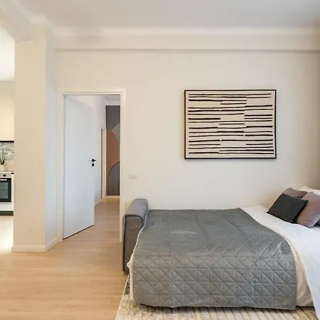 Sunny 2br Large Flat - Amzei Square * Bucureşti