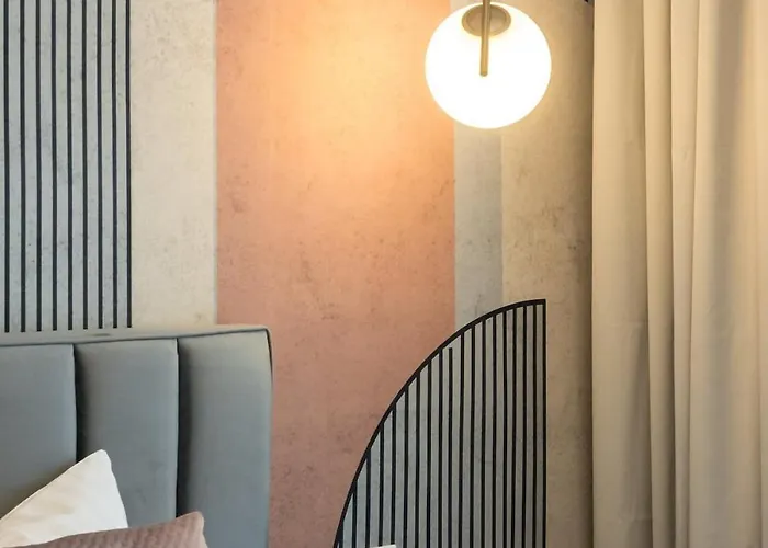 Sunny 2br Large Flat - Amzei Square *