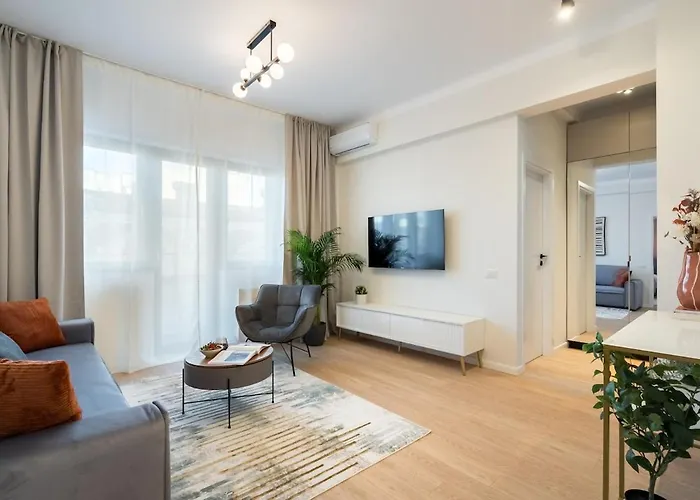 Sunny 2br Large Flat - Amzei Square Apartment