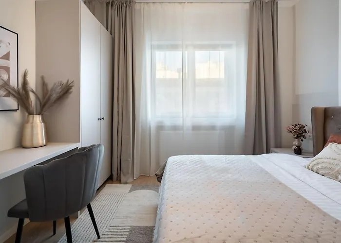 Sunny 2br Large Flat - Amzei Square Apartman *