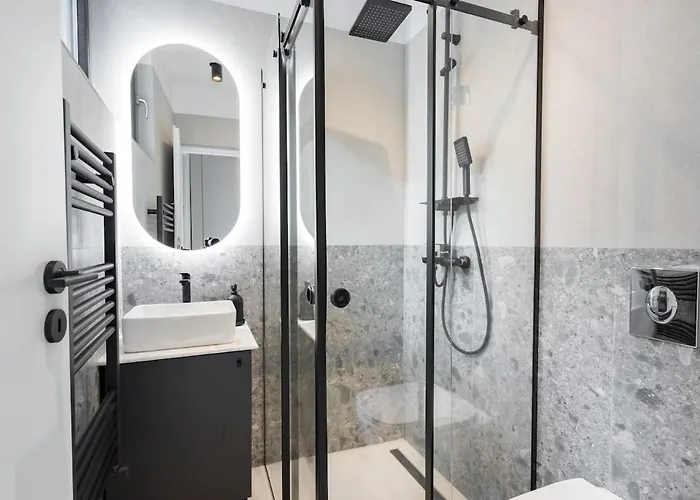 Sunny 2br Large Flat - Amzei Square * Bucharest