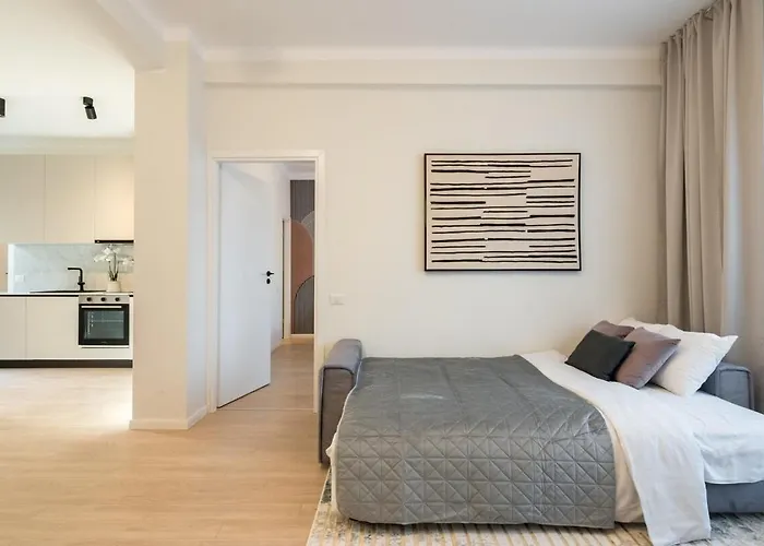 Sunny 2br Large Flat - Amzei Square * Bucharest