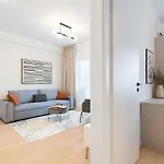 Sunny 2br Large Flat - Amzei Square Апартаменти *