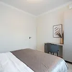 Sunny 2br Large Flat - Amzei Square Бухарест