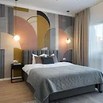 Sunny 2br Large Flat - Amzei Square Апартаменти Бухарест