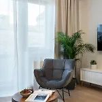 Sunny 2br Large Flat - Amzei Square Апартаменти *