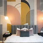 Sunny 2br Large Flat - Amzei Square Апартаменти Бухарест