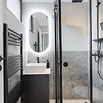 Sunny 2br Large Flat - Amzei Square *