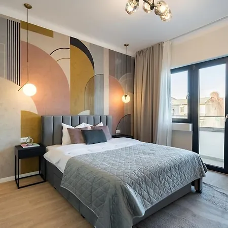 Sunny 2br Large Flat - Amzei Square Apartment