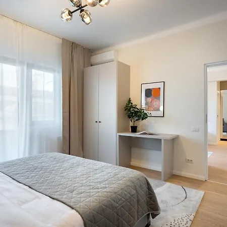 Apartment Sunny 2br Large Flat - Amzei Square
