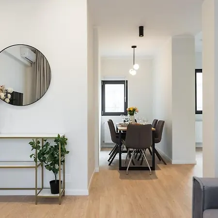 Sunny 2br Large Flat - Amzei Square Bucharest