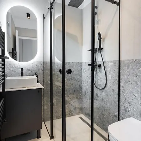 Apartment Sunny 2br Large Flat - Amzei Square Bucharest
