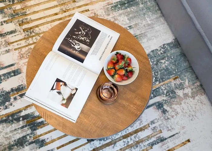 Sunny 2br Large Flat - Amzei Square Lejlighed Bukarest