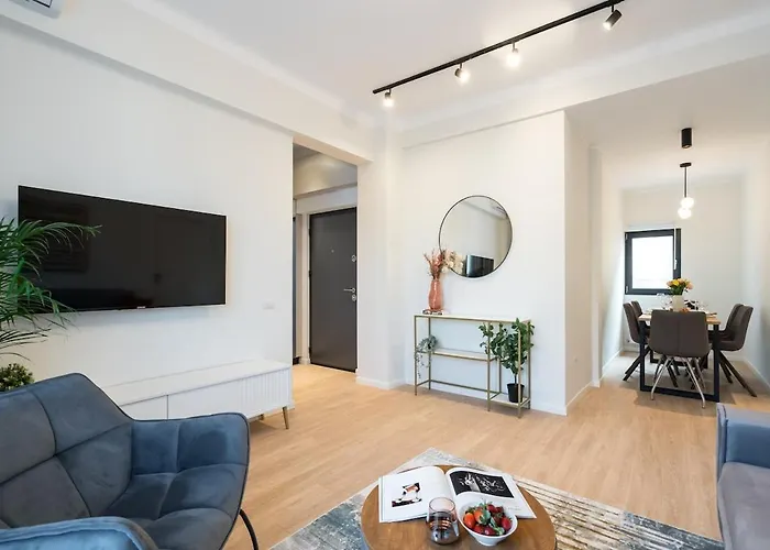 Sunny 2br Large Flat - Amzei Square Lejlighed Bukarest