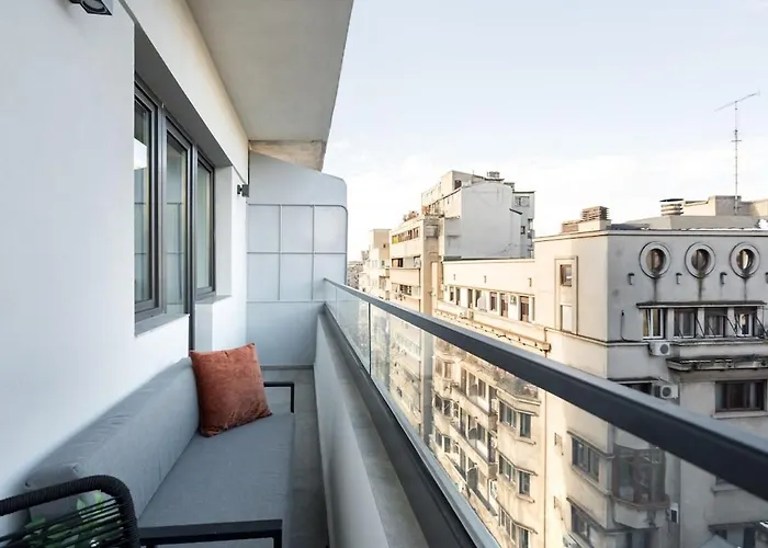 Sunny 2br Large Flat - Amzei Square *